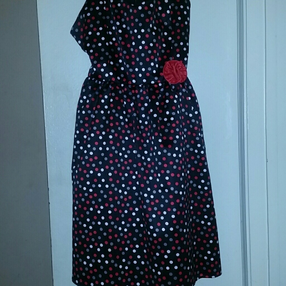 Dress - Picture 2 of 3